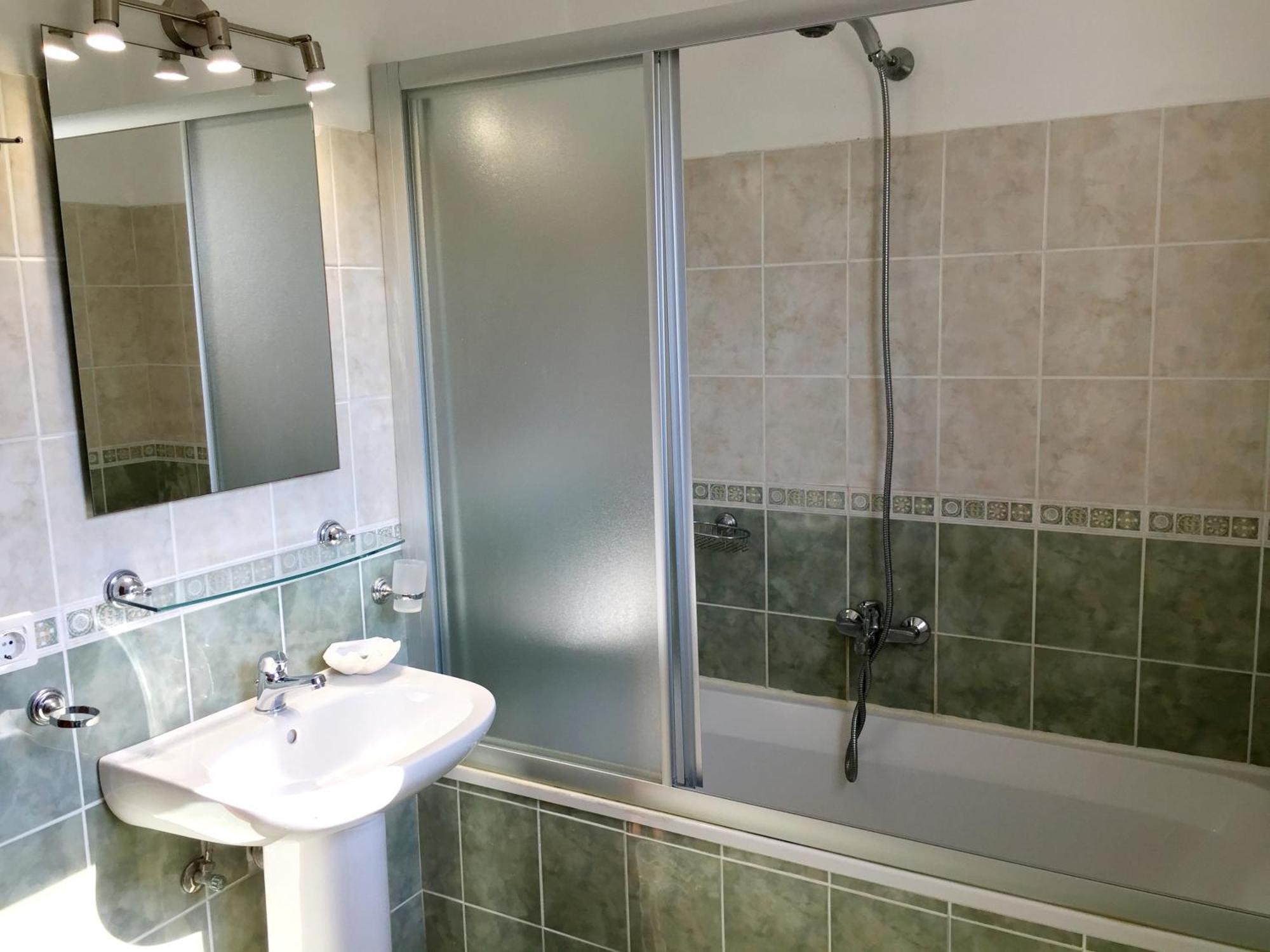 Villa Petrino - Central Flat Location Within Kassiopi. Sleeps 8 Exterior photo